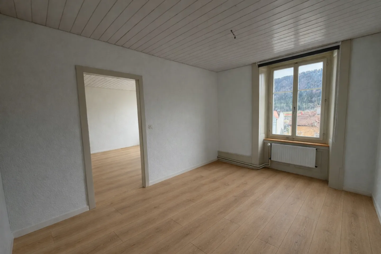 St-Imier, appartement lumineux de 2,5 pièces au 1er étage - Photo 7 sur 9