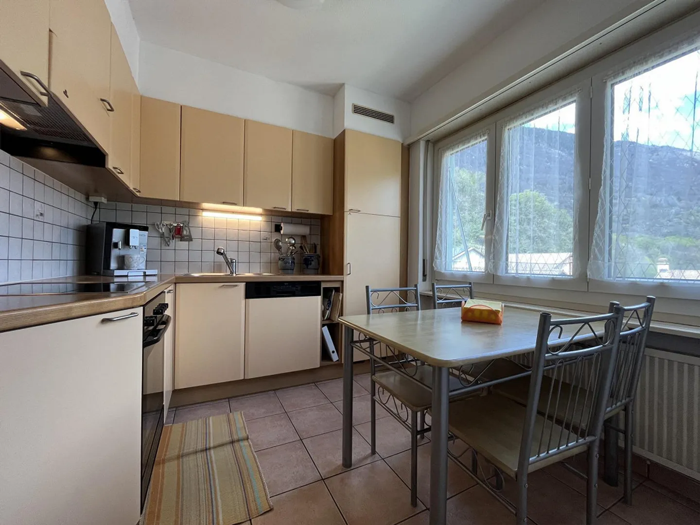 Domaine spacieux 4.5 pièces + studio avec vue dégagée lumineuse - Photo 5 sur 9