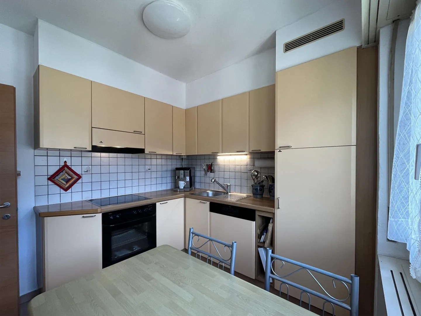 Domaine spacieux 4.5 pièces + studio avec vue dégagée lumineuse - Photo 6 sur 9