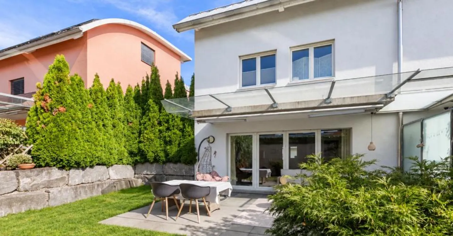 Charmantes Reihenhaus mit Garten - Foto 1 von 4