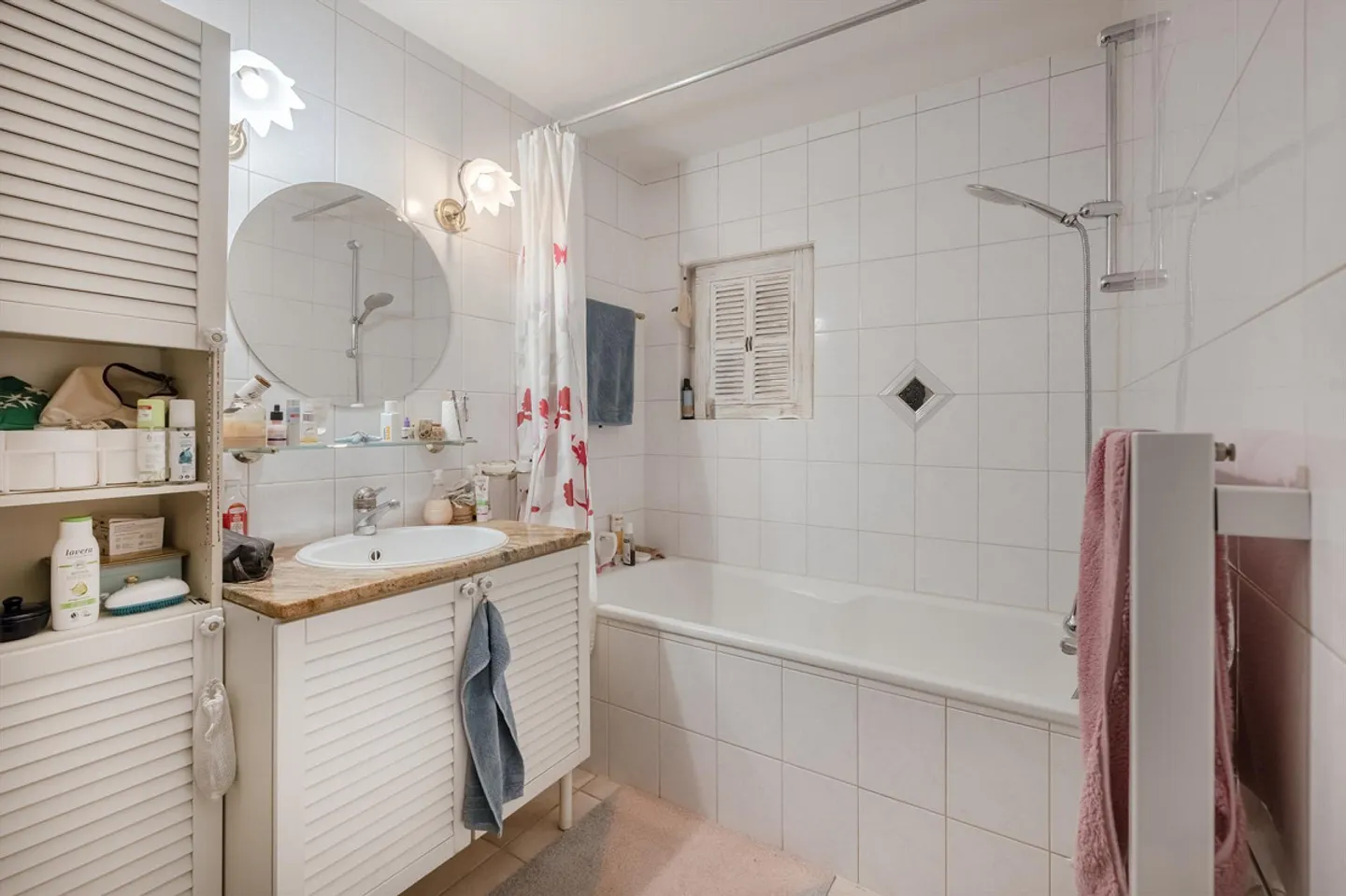 Two-Generation House with Commercial Space in Steffisburg - Photo 12 of 19