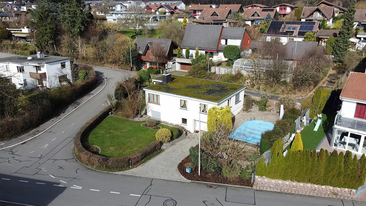 Einfamilienhaus mit Pool - Foto 1 von 14