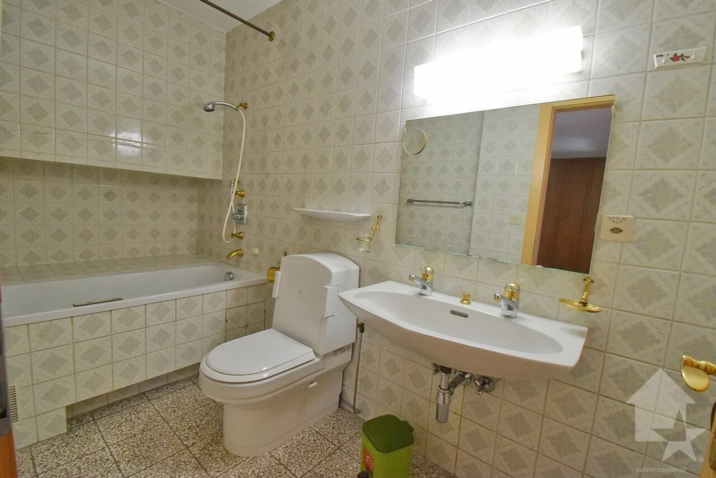 Geräumige Villa mit Doppelgarage in der Nähe des Zentrums von Sion! - Foto 17 von 18