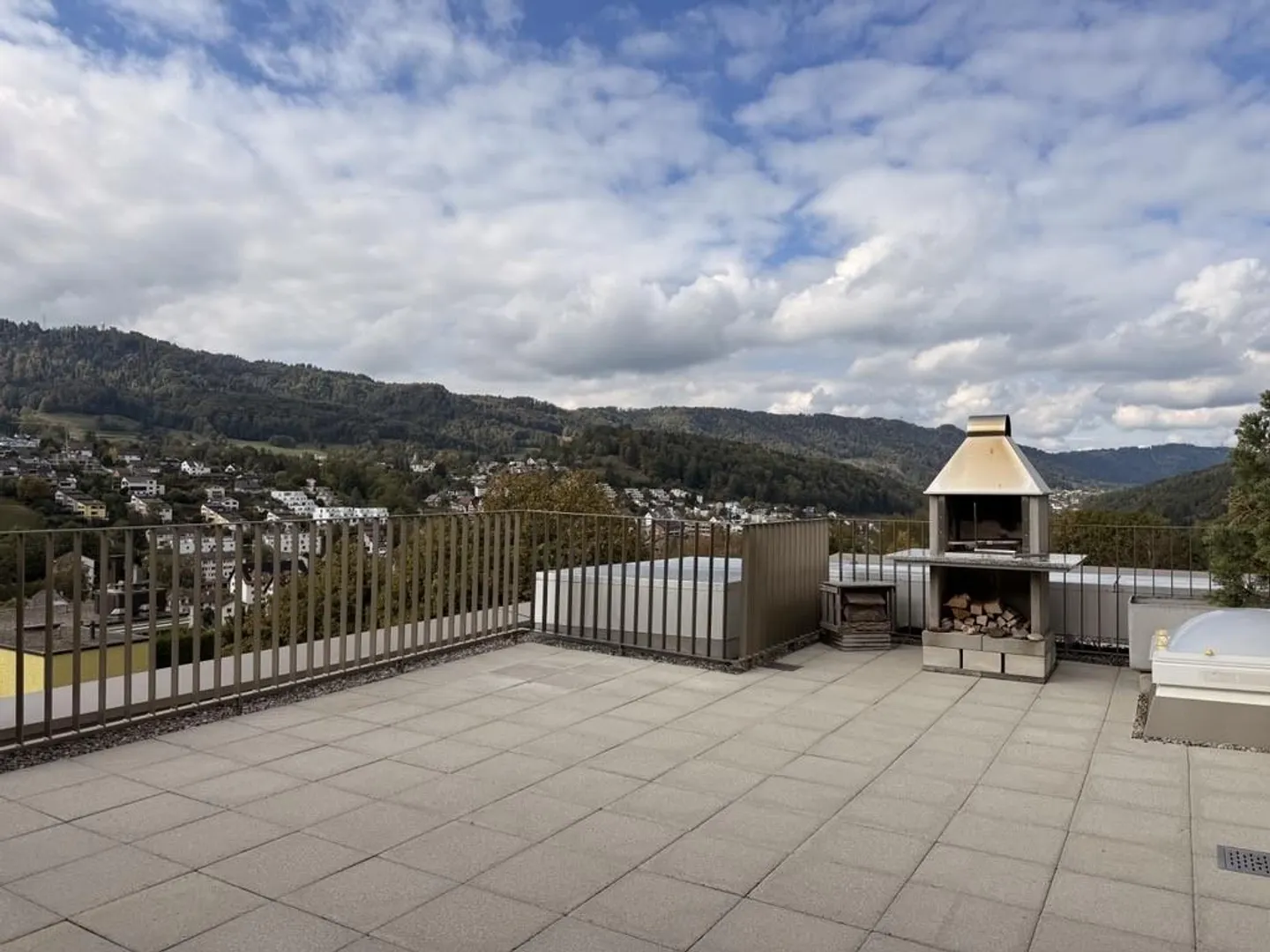 Atemberaubende Attika-Wohnung mit Terrasse - Foto 1 von 13