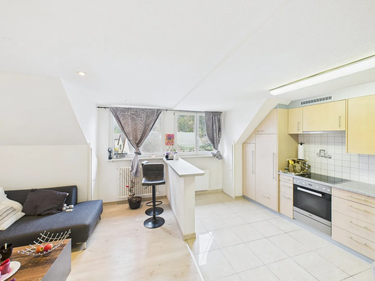 Charmante 3.5 Zimmer-Wohnung in Langenbruck - sofort verfügbar - Photo 2 of 5