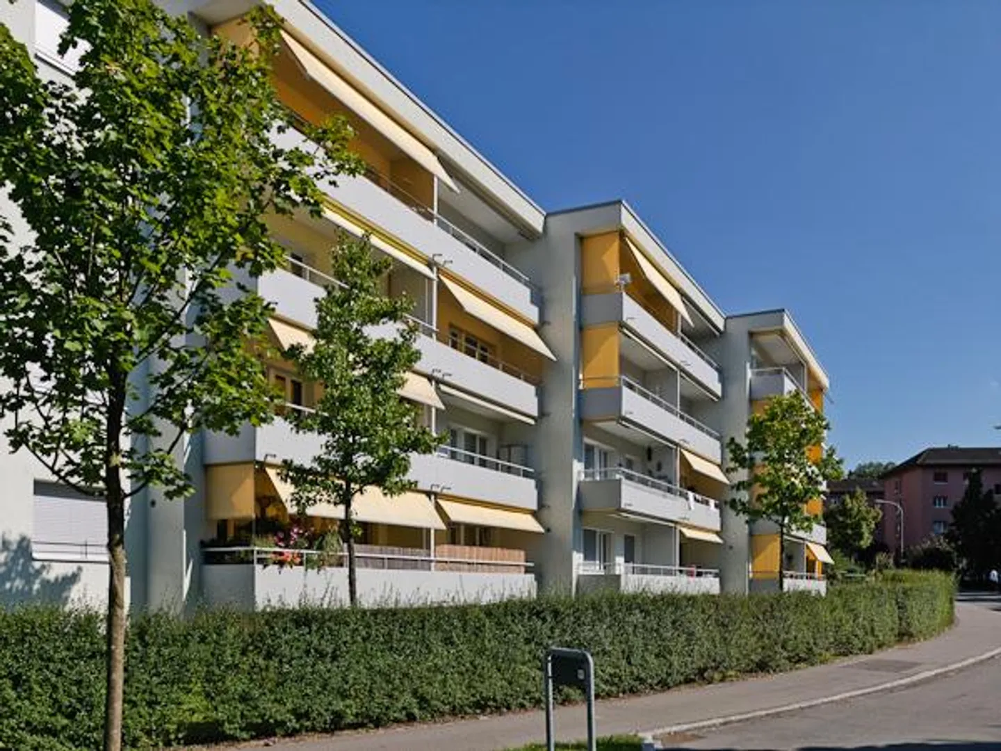 Schöne und gepflegte Liegenschaft in Dietikon - Foto 1 von 13