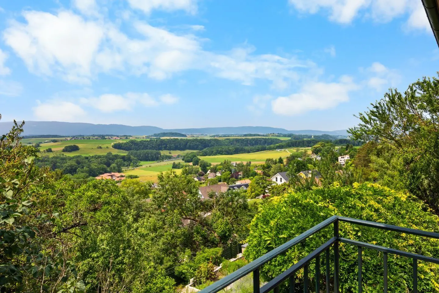 Casa di villaggio affascinante con loft indipendente, vicino a Losanna e Morges - Foto 1 di 13