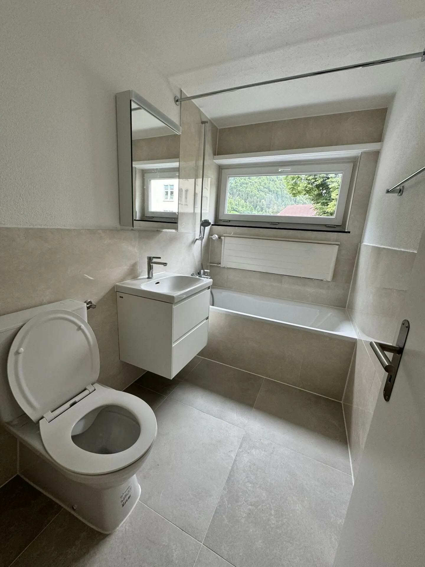 Rénové récemment : appartements de 4,5 pièces à Linthal - Photo 3 sur 11