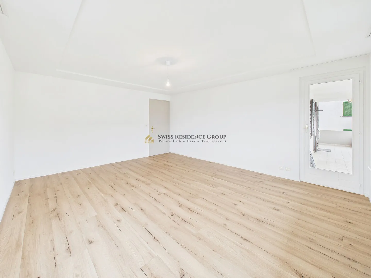 Exclusive living experience with balcony - 4.5 room apartment - Photo 11 of 18