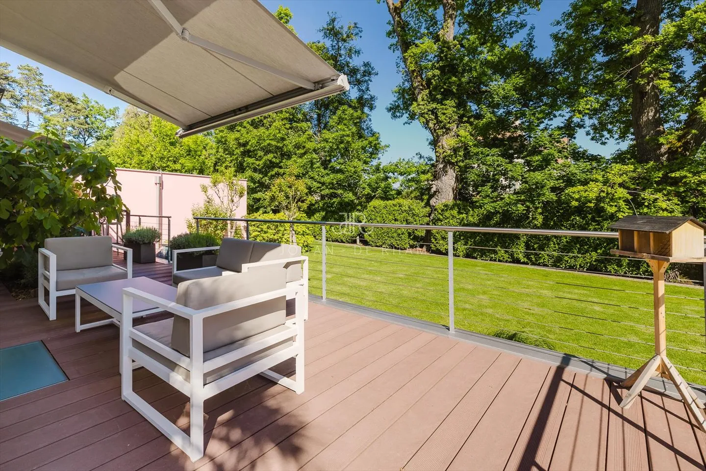 Elegance and Serenity / Renovated Detached Villa with Pool - Photo 5 of 11