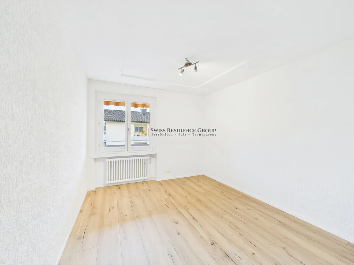 Exclusive living experience with balcony - 4.5 room apartment - Photo 12 of 18