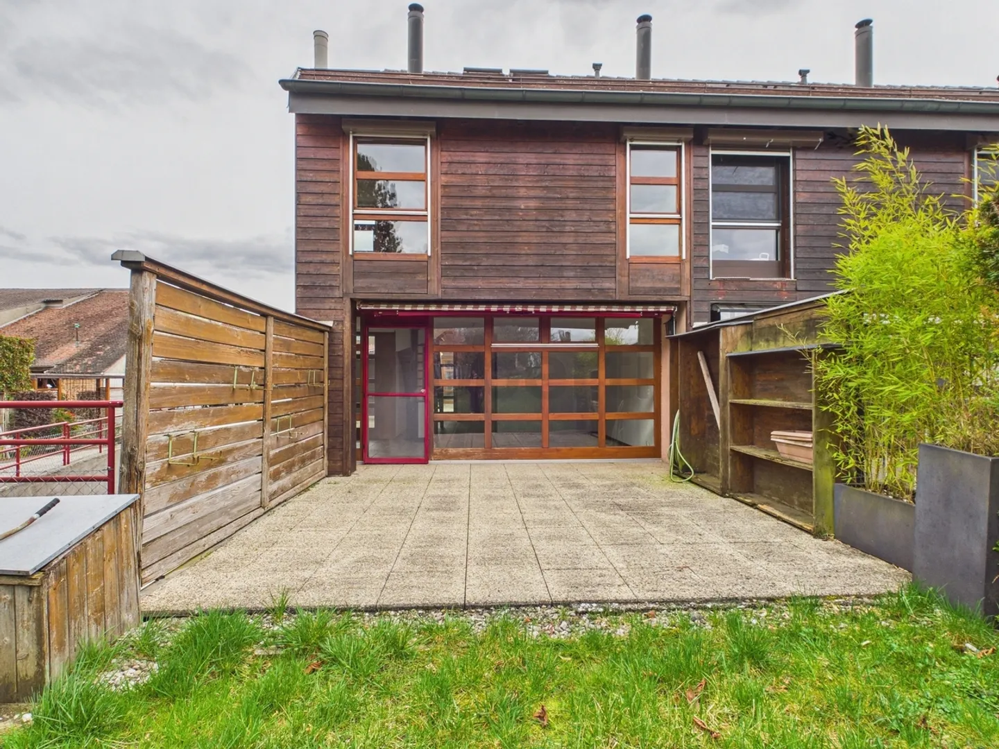 Casa familiare con giardino a 15 minuti da Losanna - Foto 1 di 13
