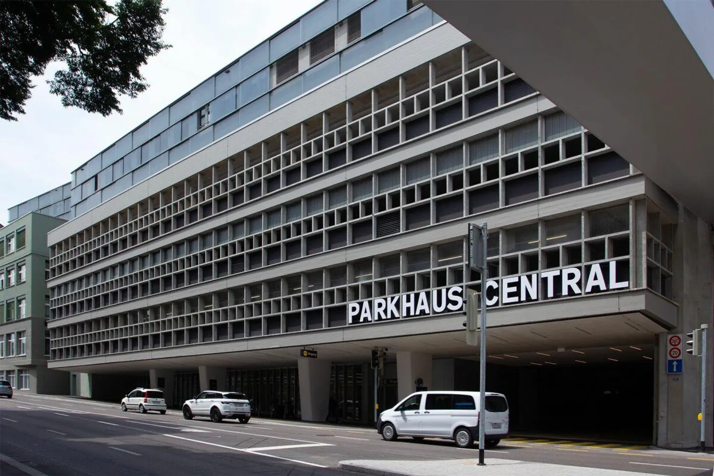 Parking Central - Photo 1 sur 10