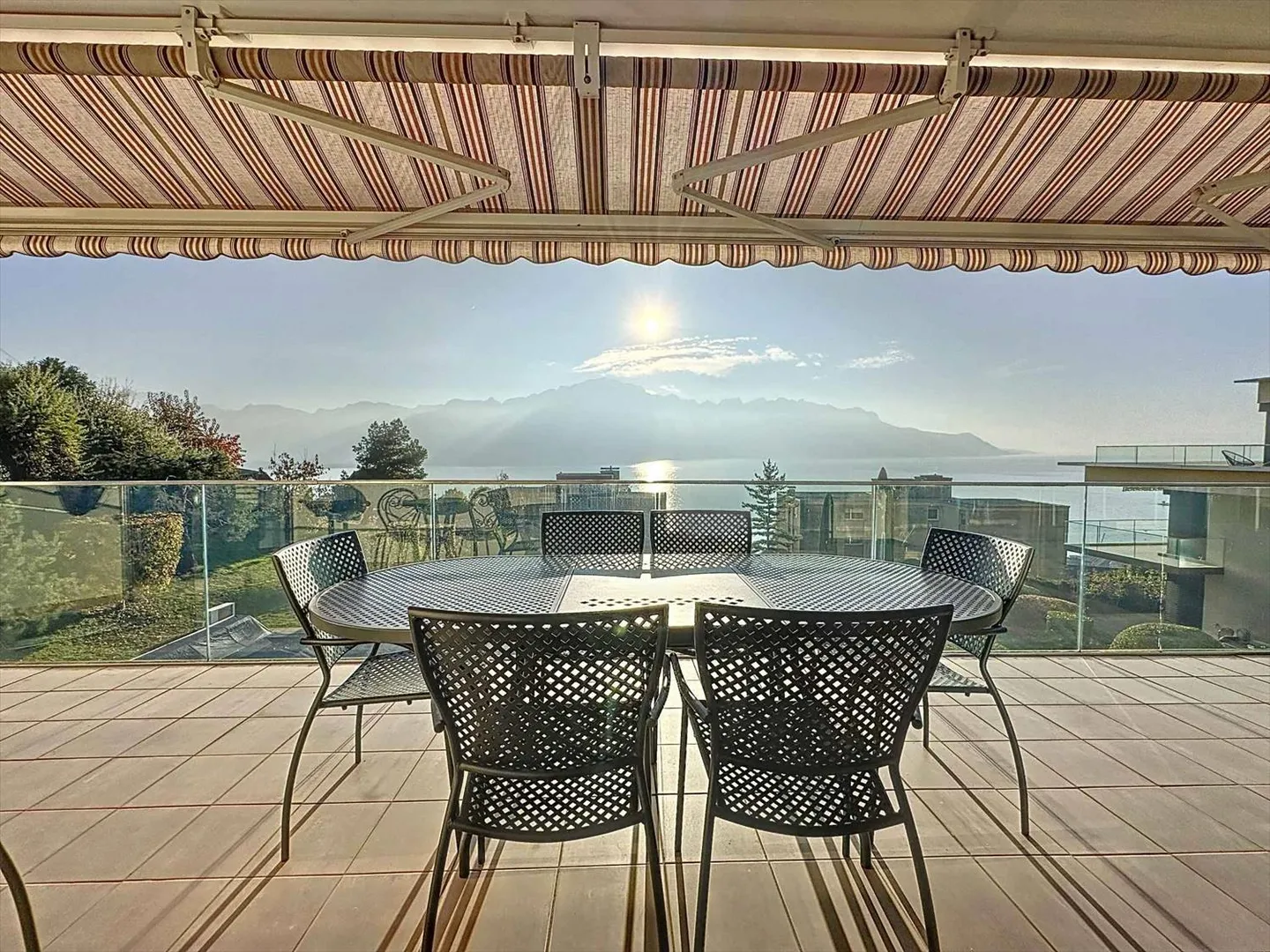 Selten! 5.5-Zimmer-Wohnung mit herrlicher Aussicht auf den See - Foto 12 di 12