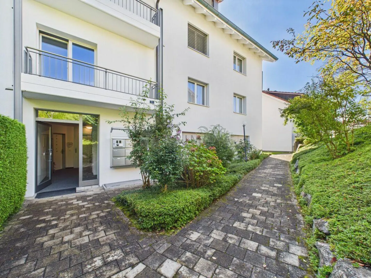 Licht, Raum und Stil - Ihr neues Zuhause am sonnigen Mutschellen! - Foto 1 von 11
