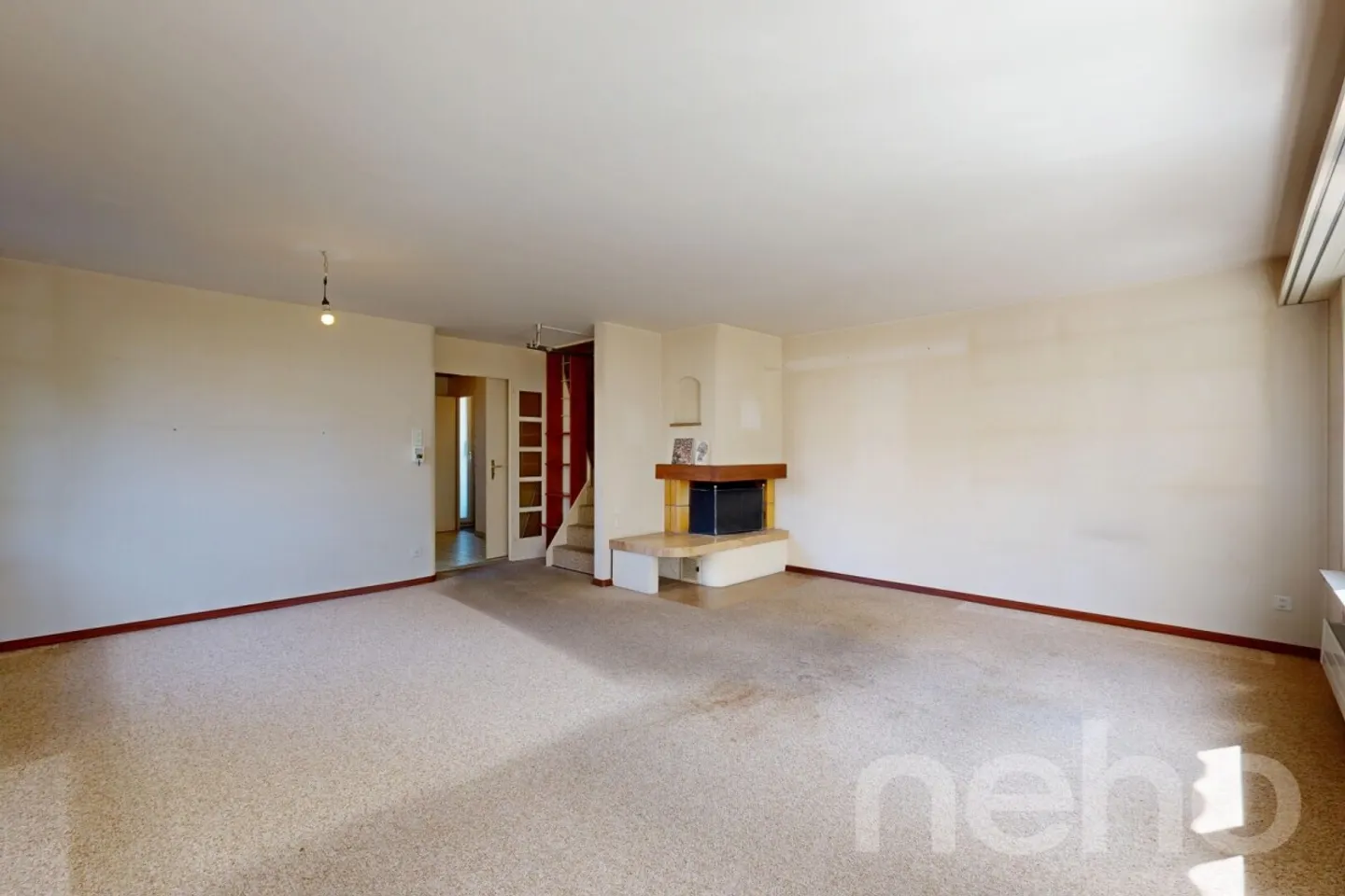 Semi-Detached House with Garden and Great Design Potential - Photo 12 of 12