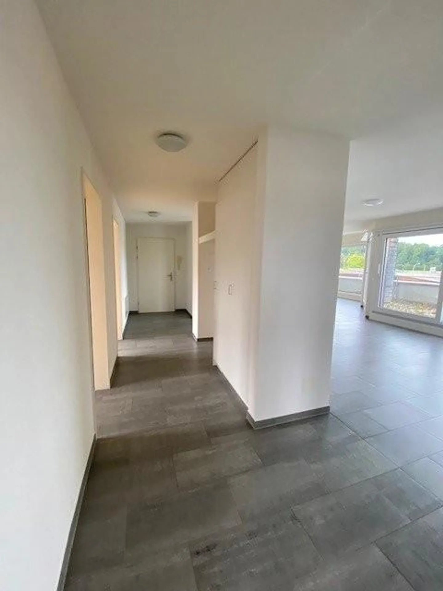 Charmante Attikawohnung zu Vermieten - Foto 4 von 12