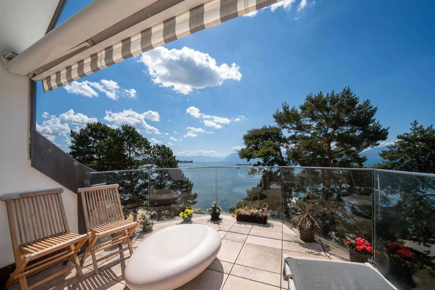 Magnifico appartamento duplex con vista panoramica sul lago - Foto 3 di 13