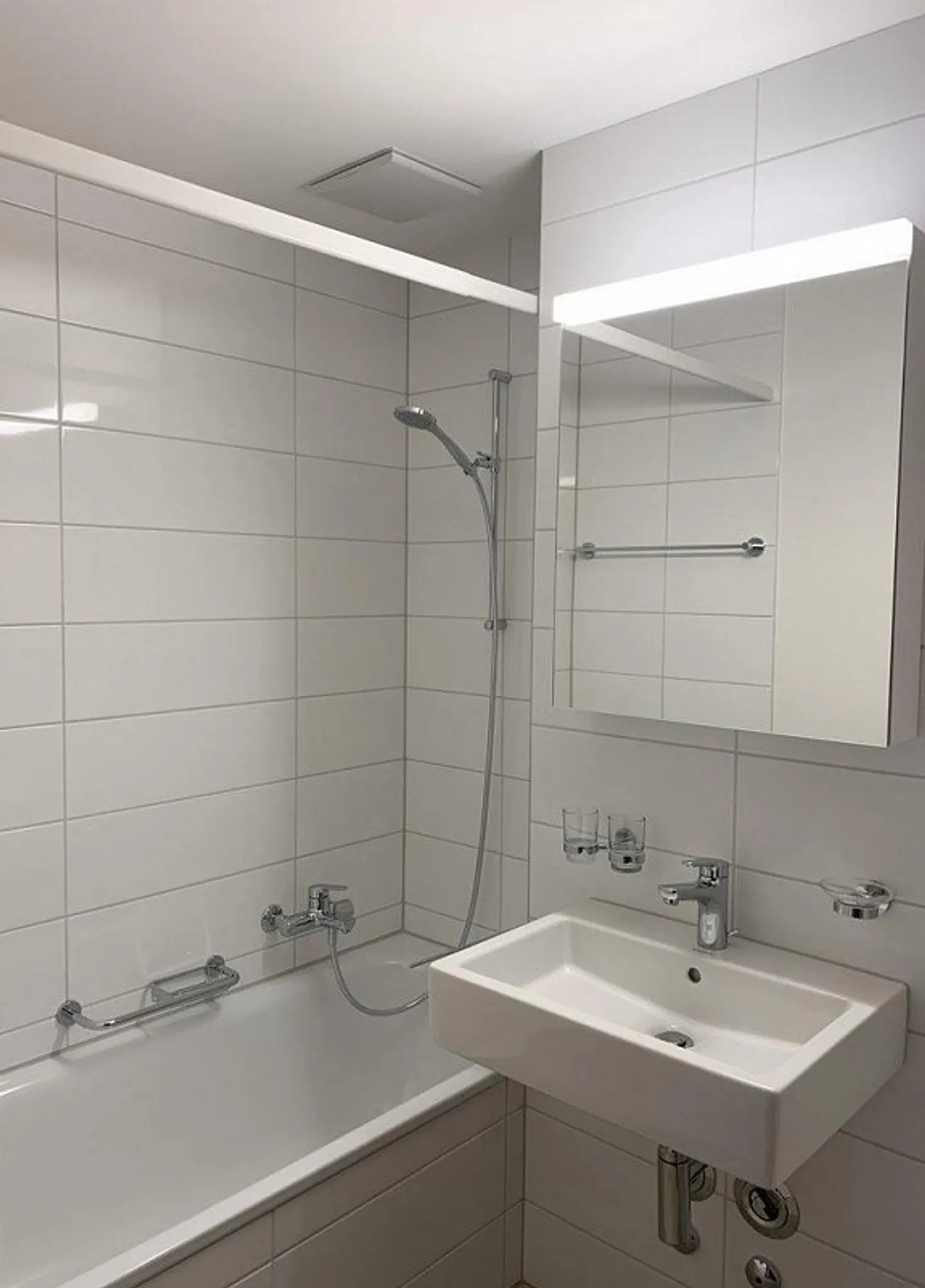 Appartement rénové de 3,5 pièces avec vue sur Pratteln - Photo 3 sur 4