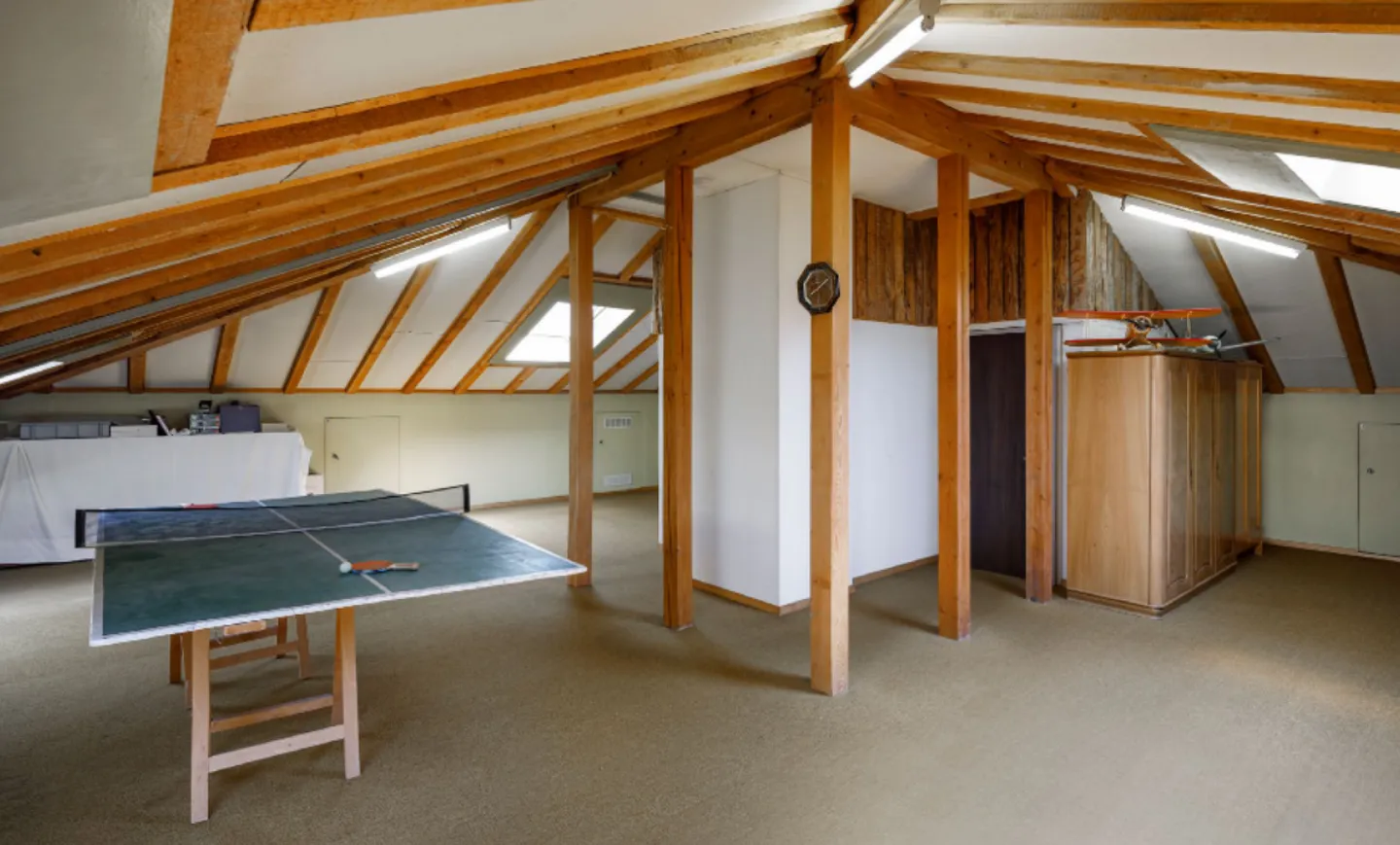 EXCLUSIVE 3.5 ROOM APARTMENT WITH UNOBSTRUCTED LAKE AND MOUNTAIN VIEW - Photo 4 of 4