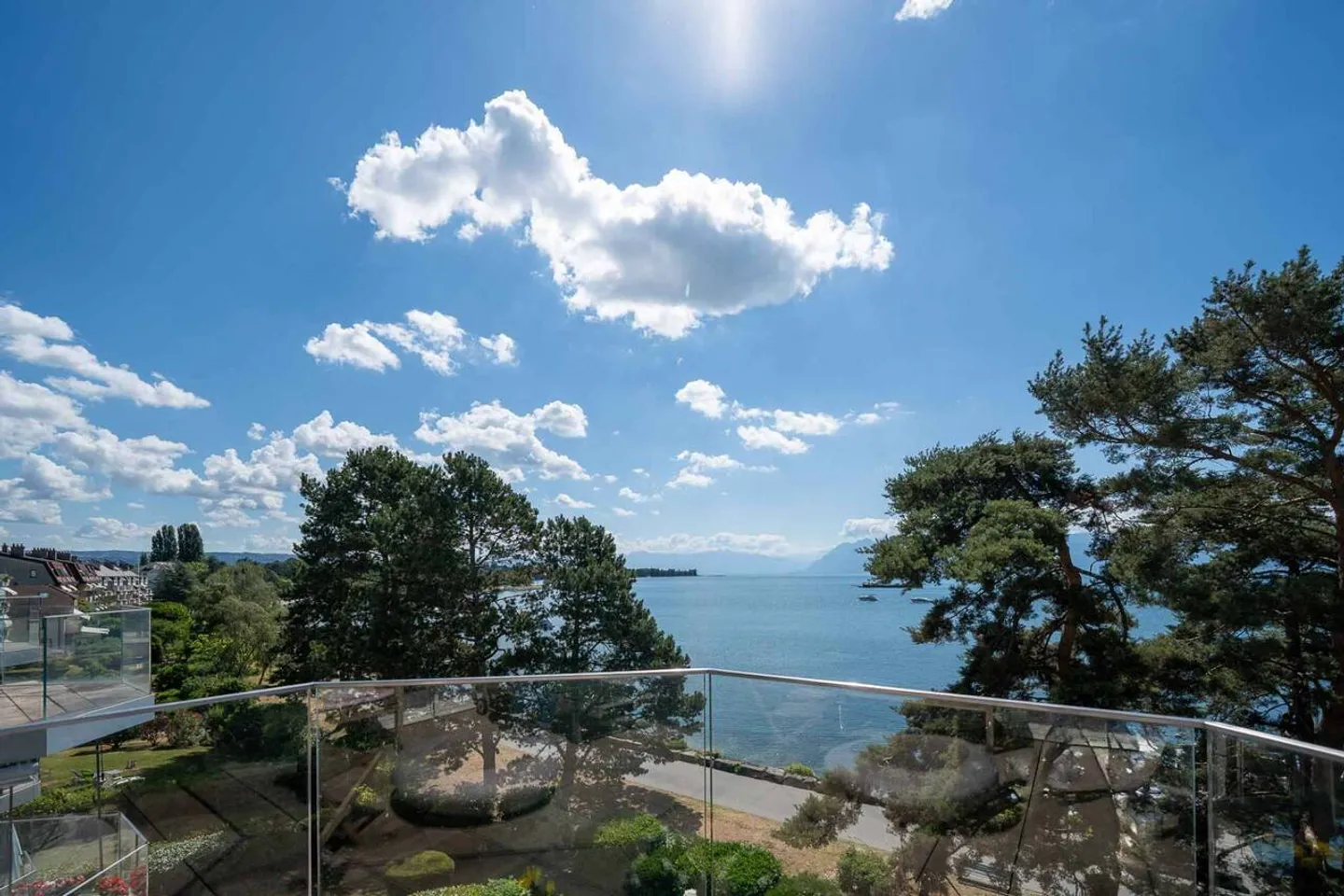 Magnifico appartamento duplex con vista panoramica sul lago - Foto 4 di 13