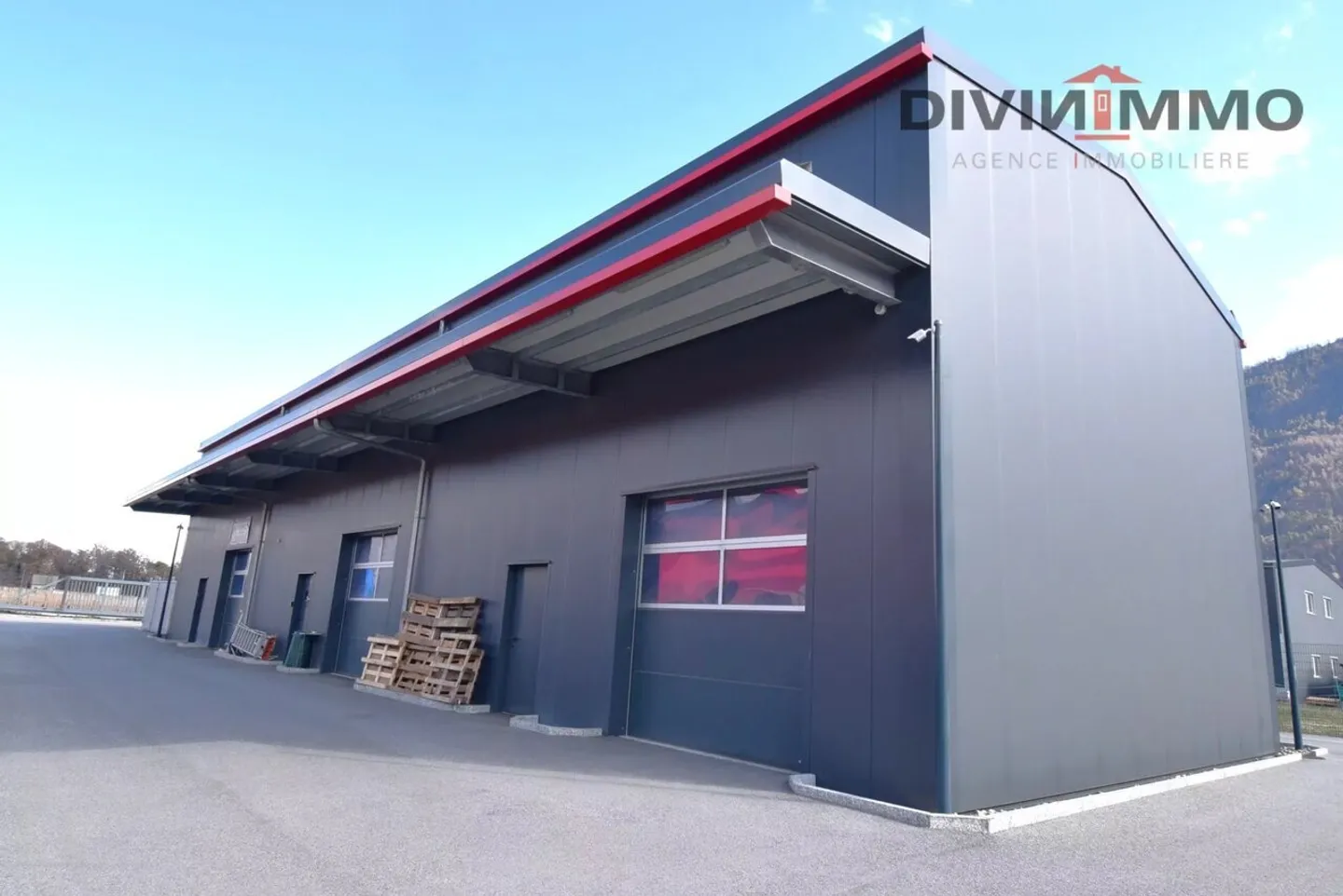 Industriehalle von 145 m2 mit 5 Parkplätzen - Foto 10 von 12