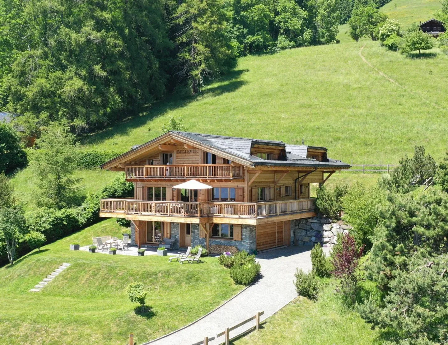 Chalet avec 8 chambres et vue panoramique - Photo 1 sur 13