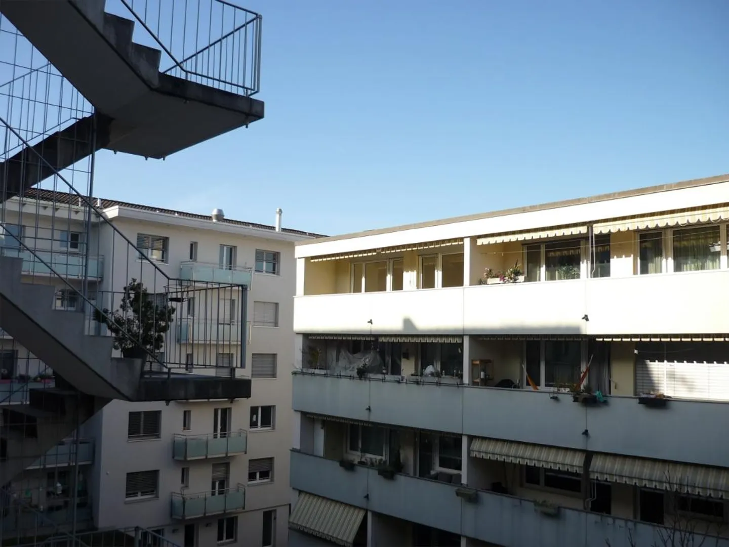 Renovated 3-room apartment in the back building near the university hospital - Photo 1 of 6