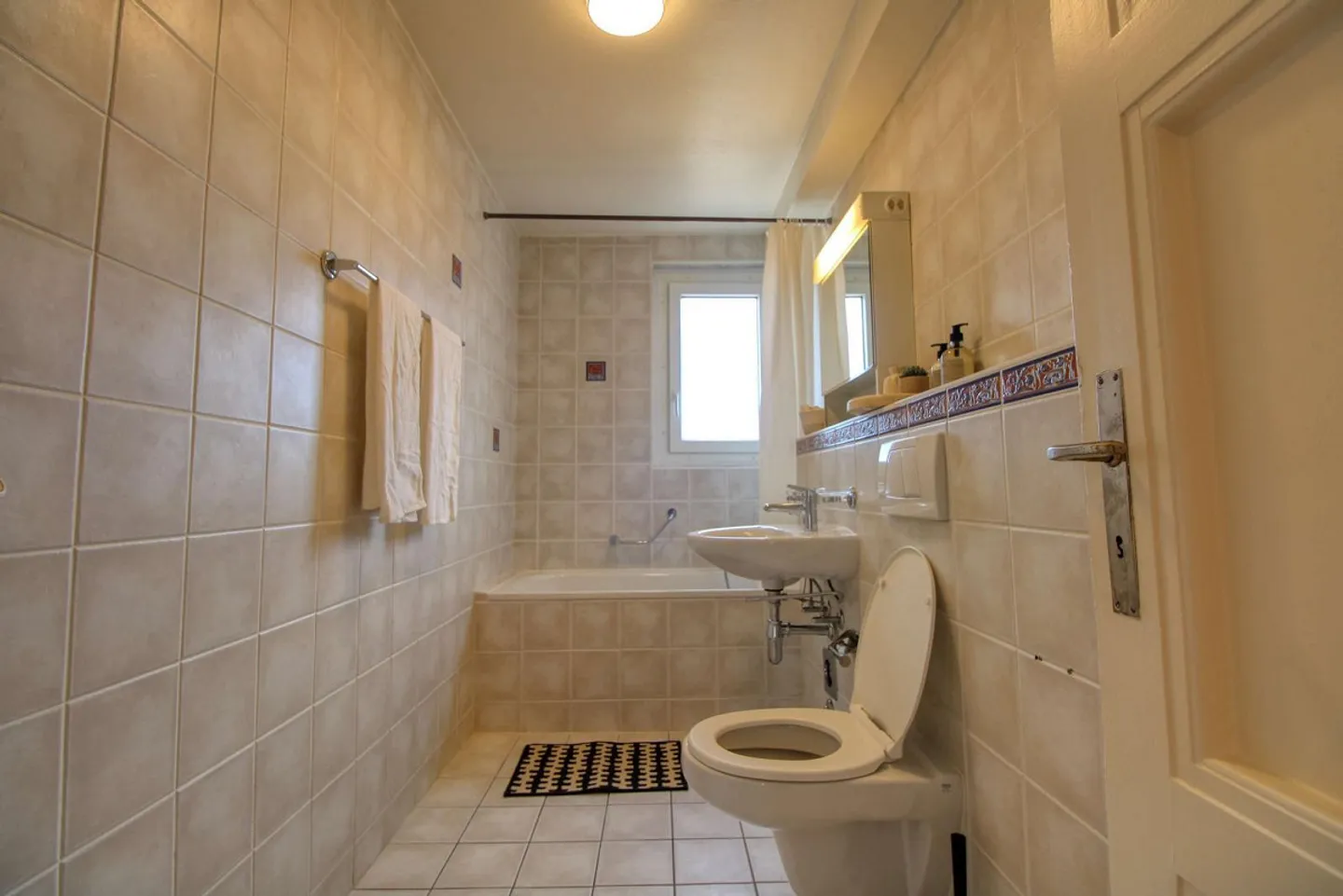 Cozy Coliving with City Links and Campus Life in Renens - Photo 10 of 11