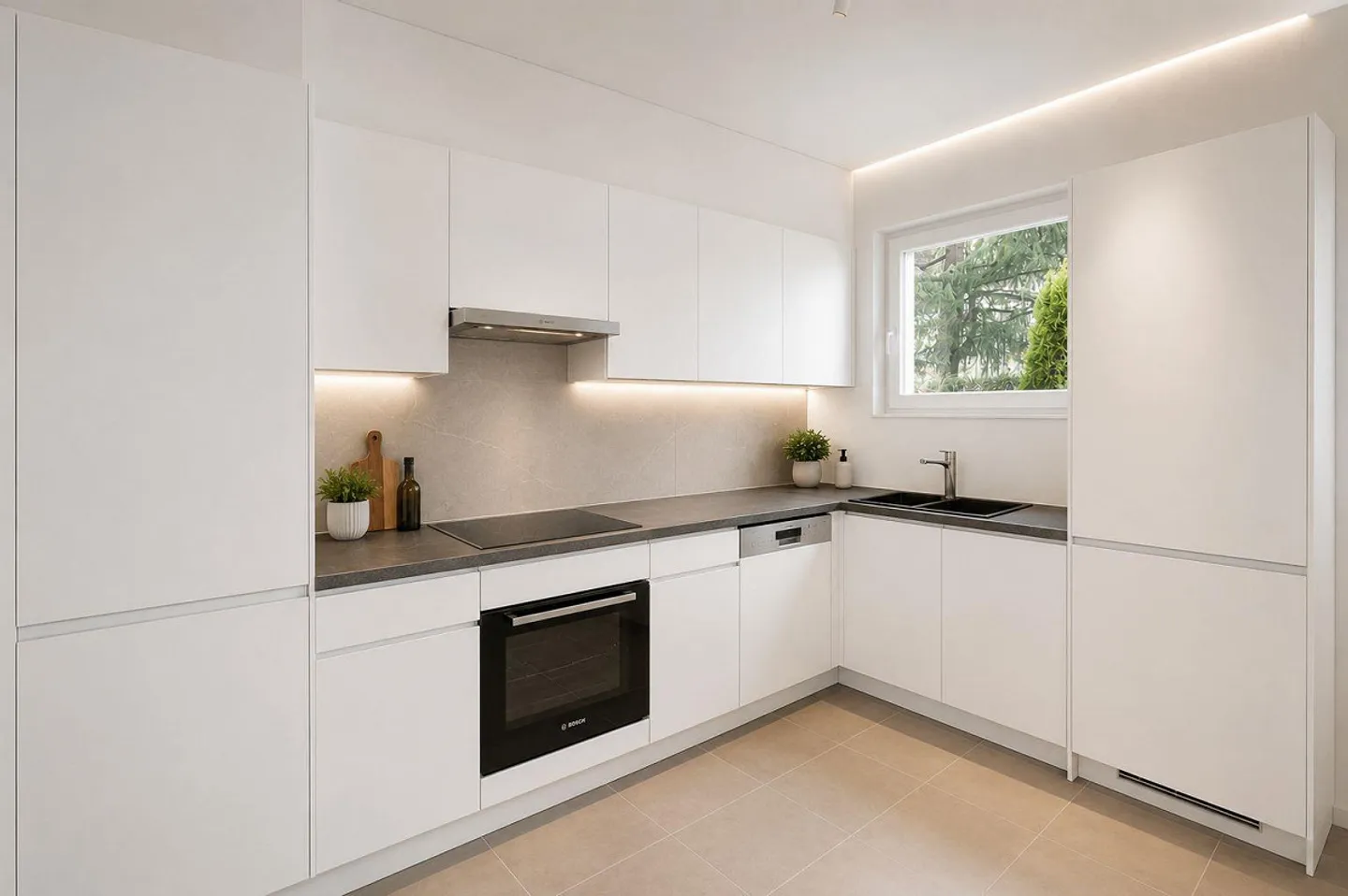 Appartement spacieux de 4,5 pièces dans un emplacement stratégique et une orientation optimale - Photo 1 sur 7