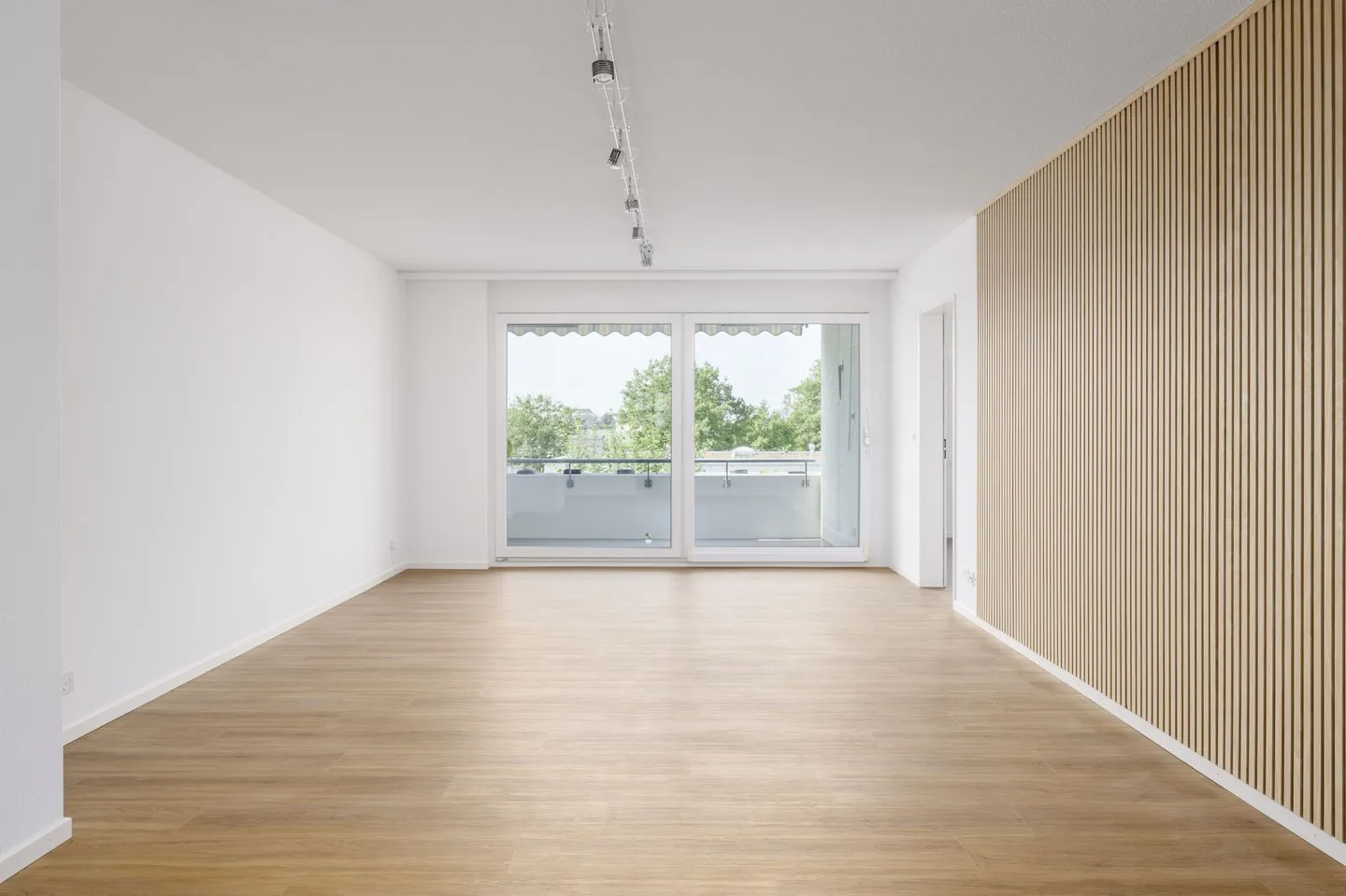 Stilvoll renovierte Eigentumswohnung in Widen - Foto 2 von 5