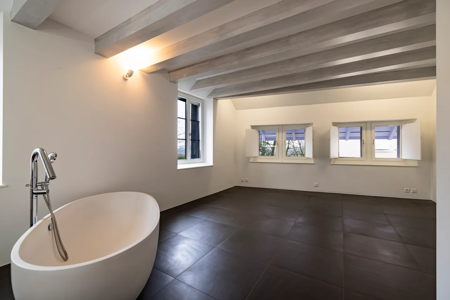 Élégant triplex avec vue château - Photo 3 sur 7