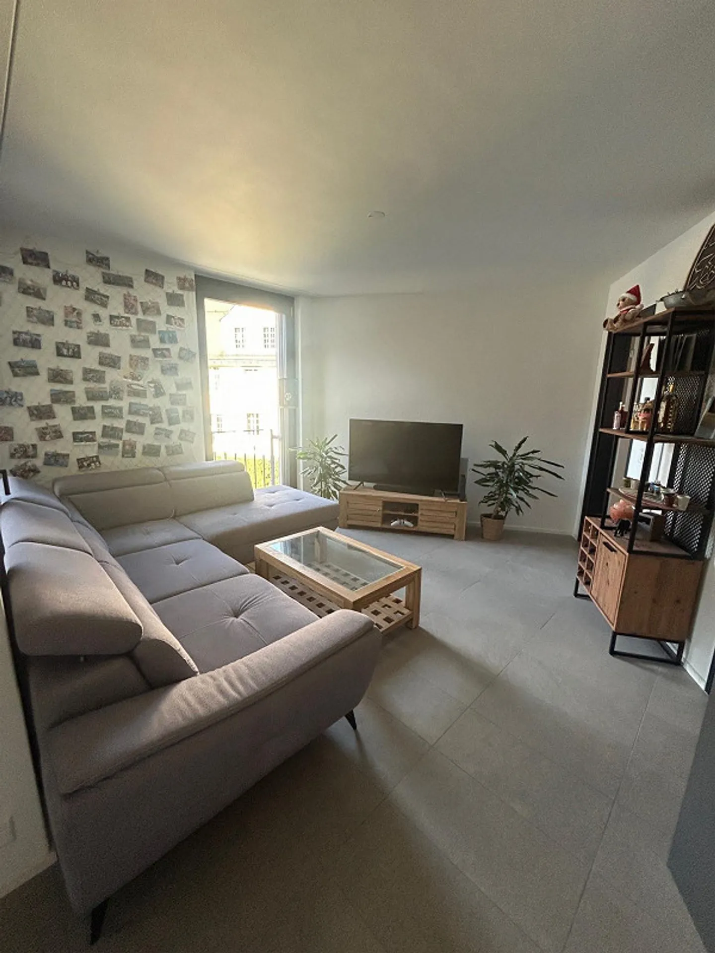 Modern 2.5-room apartment with loggia and mountain view near the train station - Photo 5 of 7