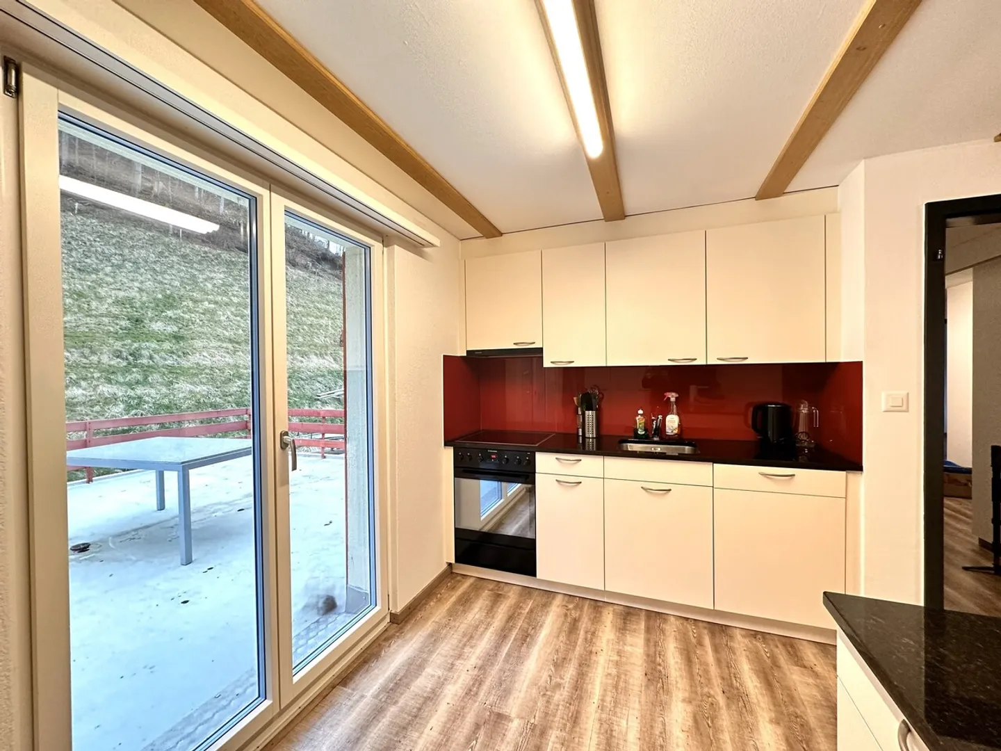 Casa unifamiliare indipendente con possibilità di utilizzo versatile - Foto 3 di 11