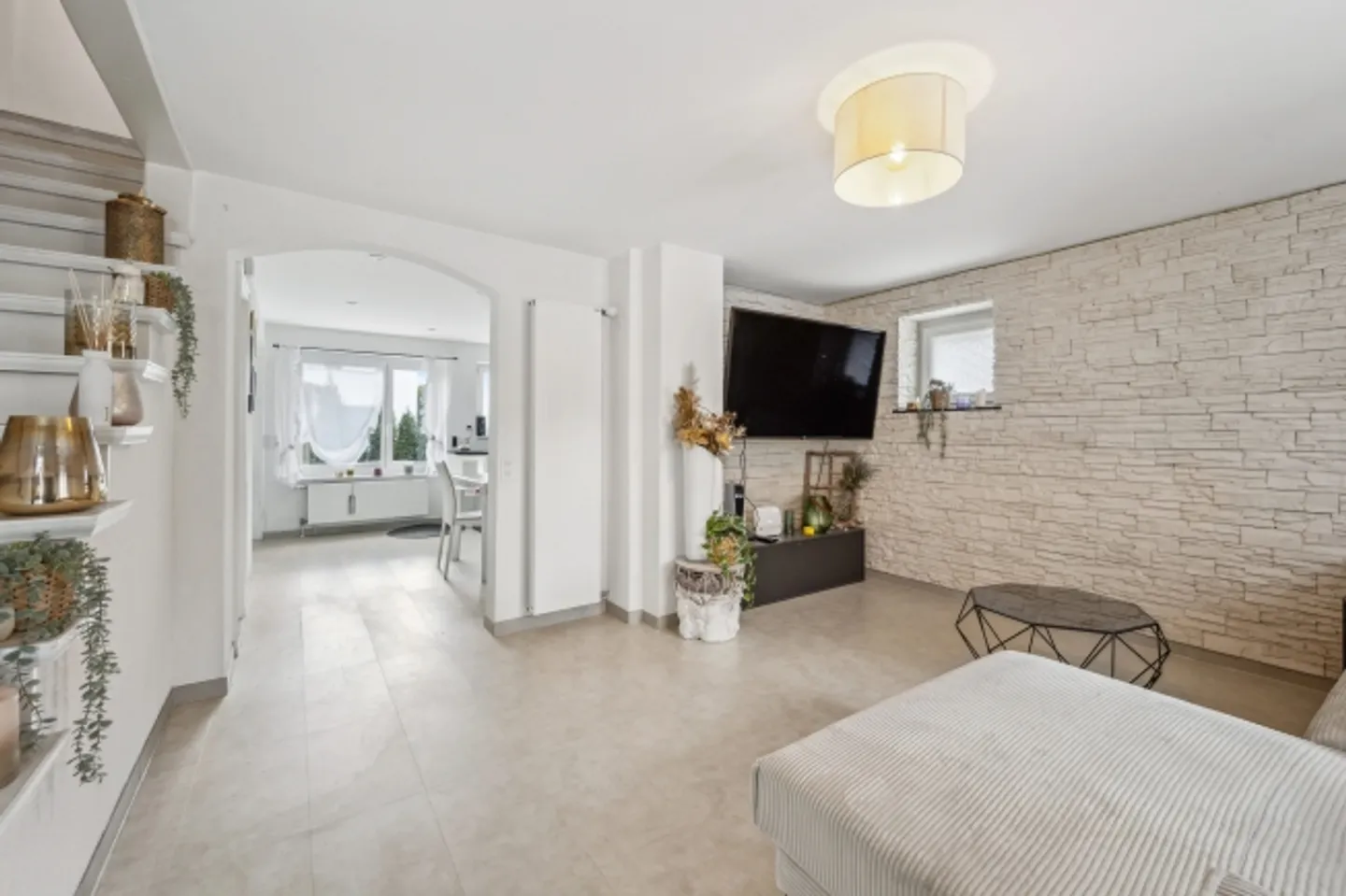 Maison de ville de 4,5 pièces avec piscine à Oberwil - Photo 7 sur 13