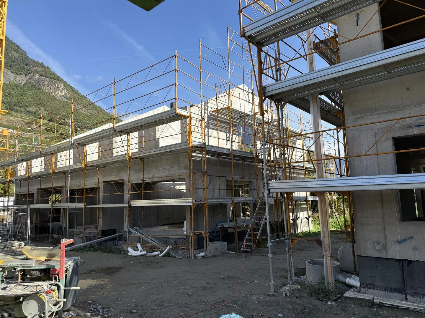 Semi-Detached House 6 Rooms - Photo 3 of 5