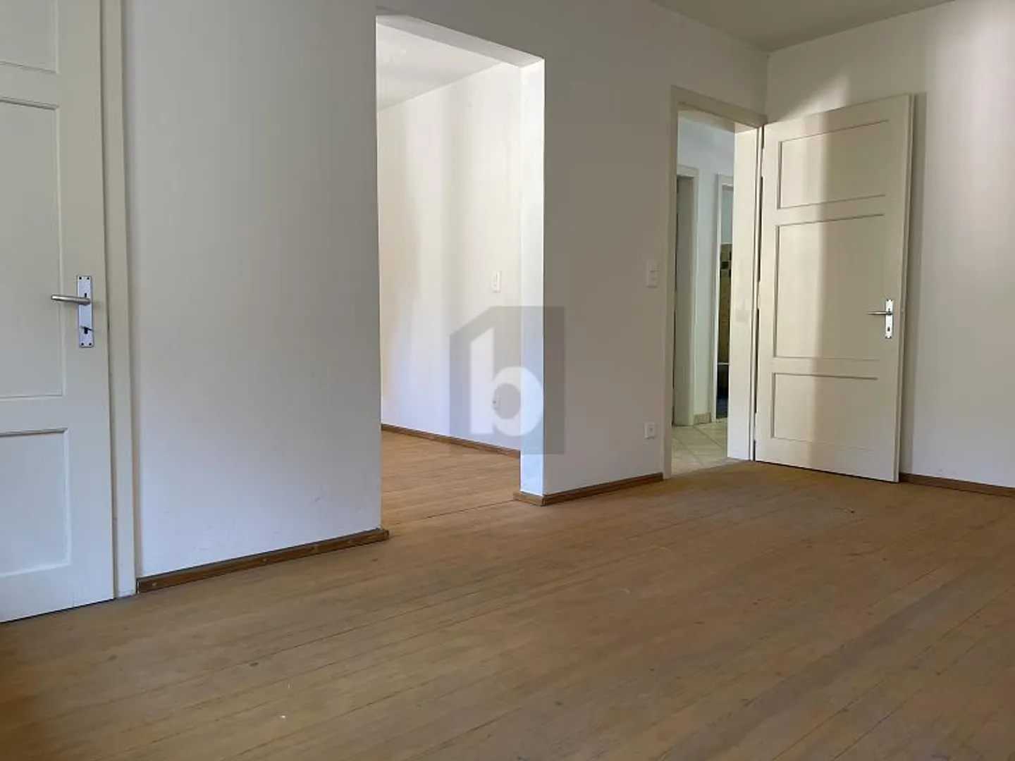 Charming Semi-Detached House - Photo 4 of 5