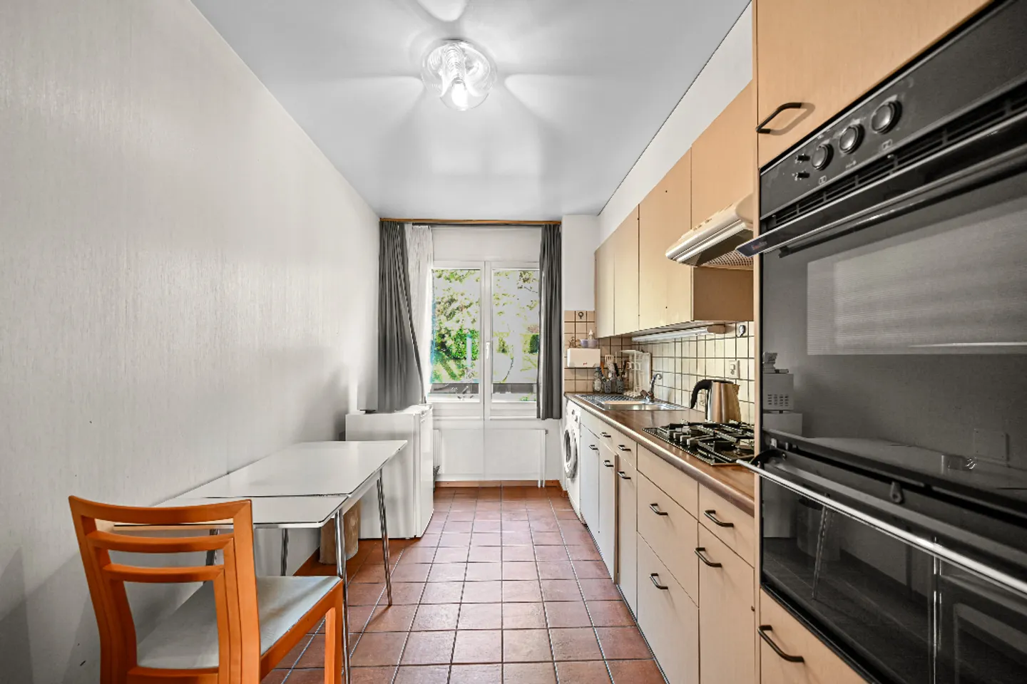 Panoramic Lake View Apartment - Photo 8 of 11