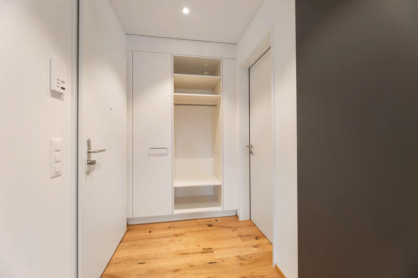 Unique Living Experience / New Construction in Höri - Photo 2 of 7