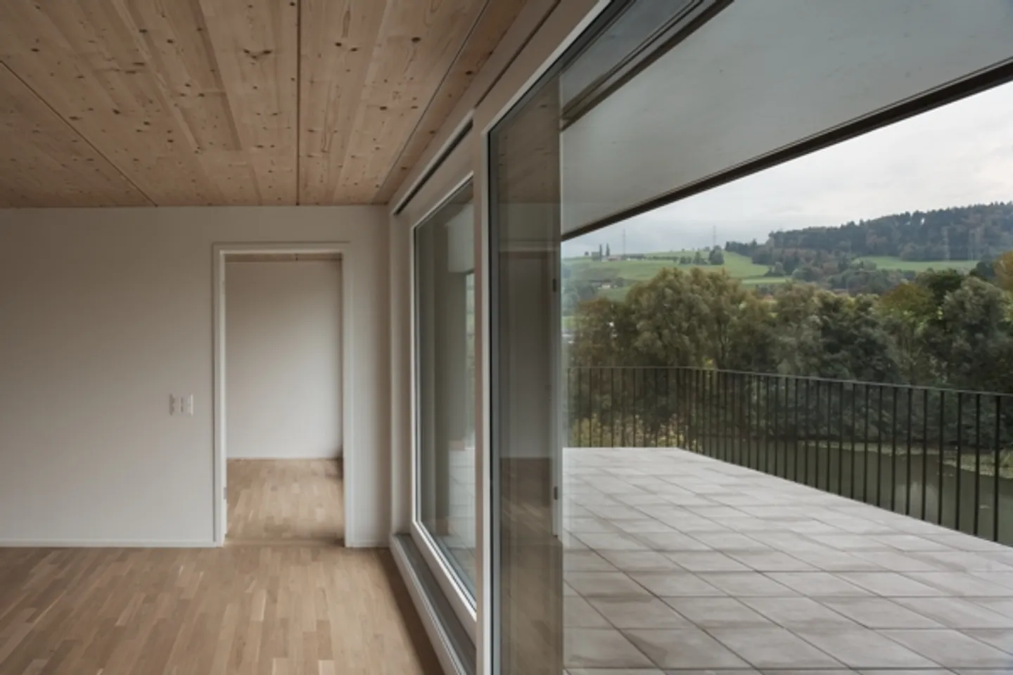 2.5-room attic new apartment with 46m2 terrace at Bildweiher (No. 4.2) - Photo 5 of 14