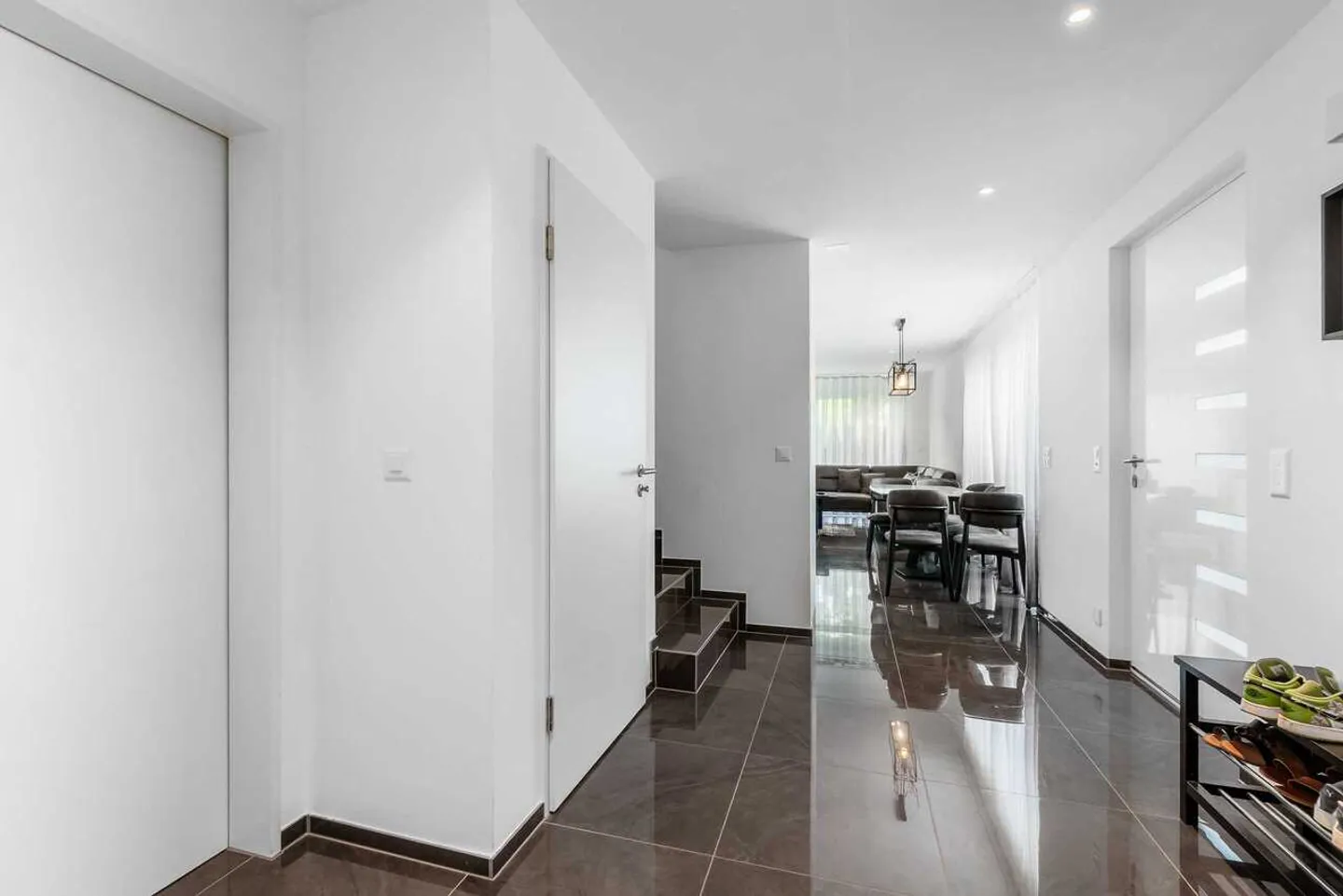 Maison individuelle moderne de 4,5 pièces avec PV à Reinach AG - Photo 2 sur 13