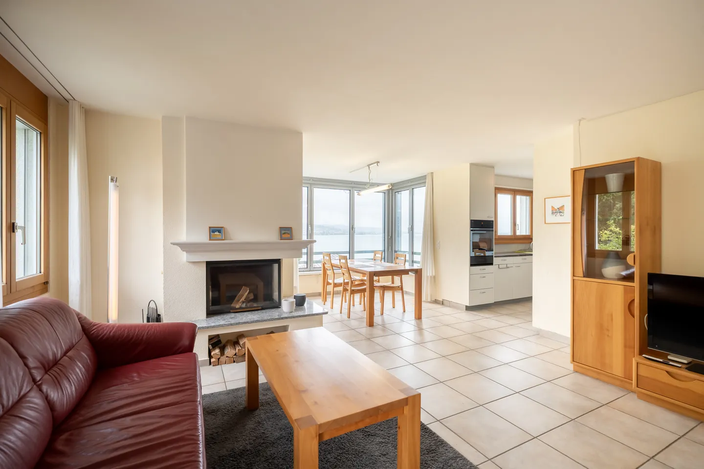 3½ ZI-WOHNUNG IN OBERRIEDEN (ZH), MÖBLIERT - Foto 2 von 10