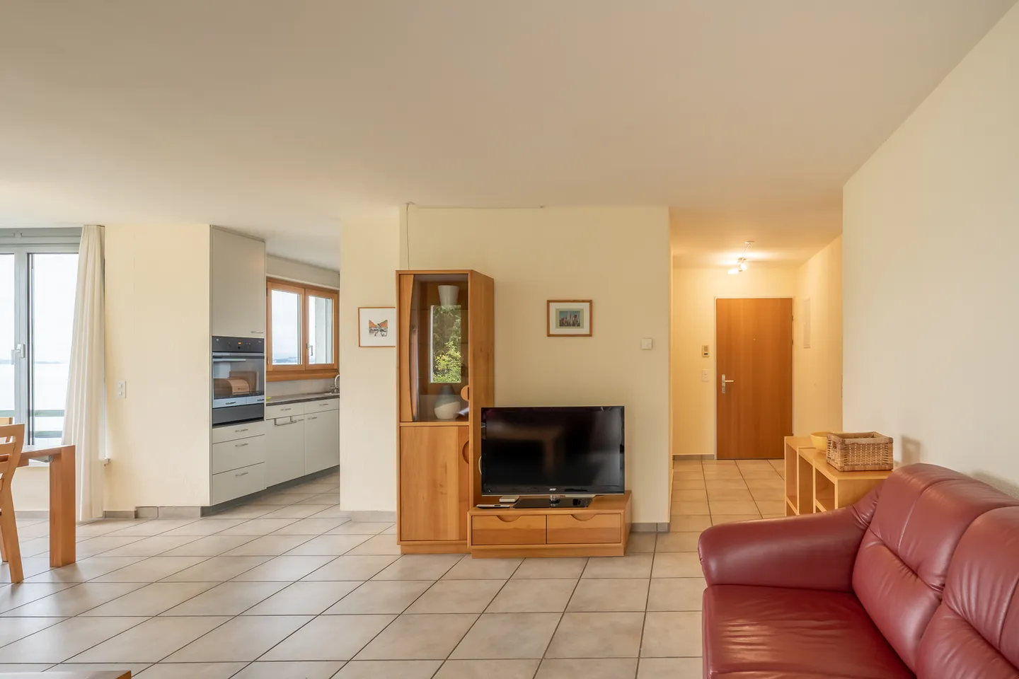 3½ ZI-WOHNUNG IN OBERRIEDEN (ZH), MÖBLIERT - Foto 3 von 10