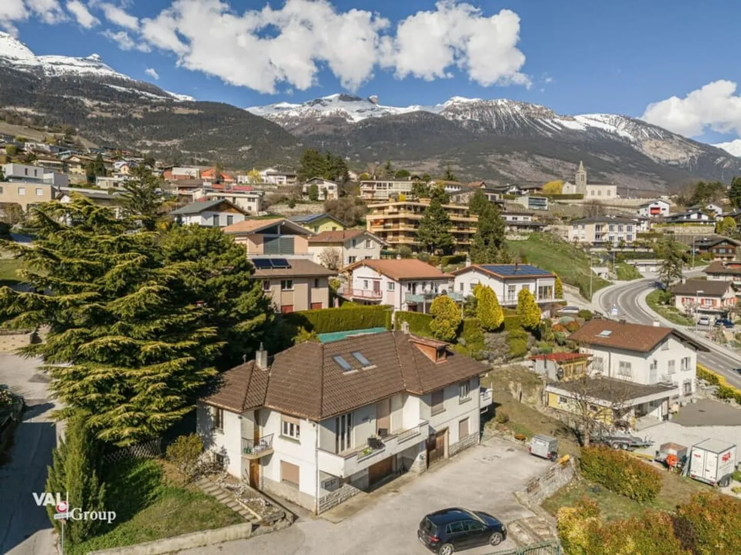 Bella opportunità all'uscita di Sierre, composta da due ville gemelle - Foto 11 di 12