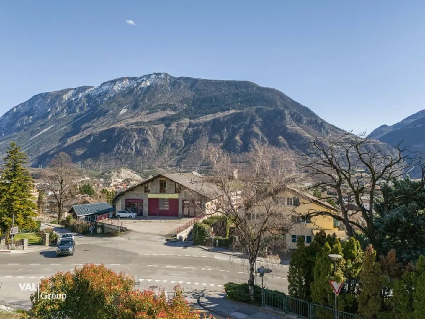 Bella opportunità all'uscita di Sierre, composta da due ville gemelle - Foto 12 di 12