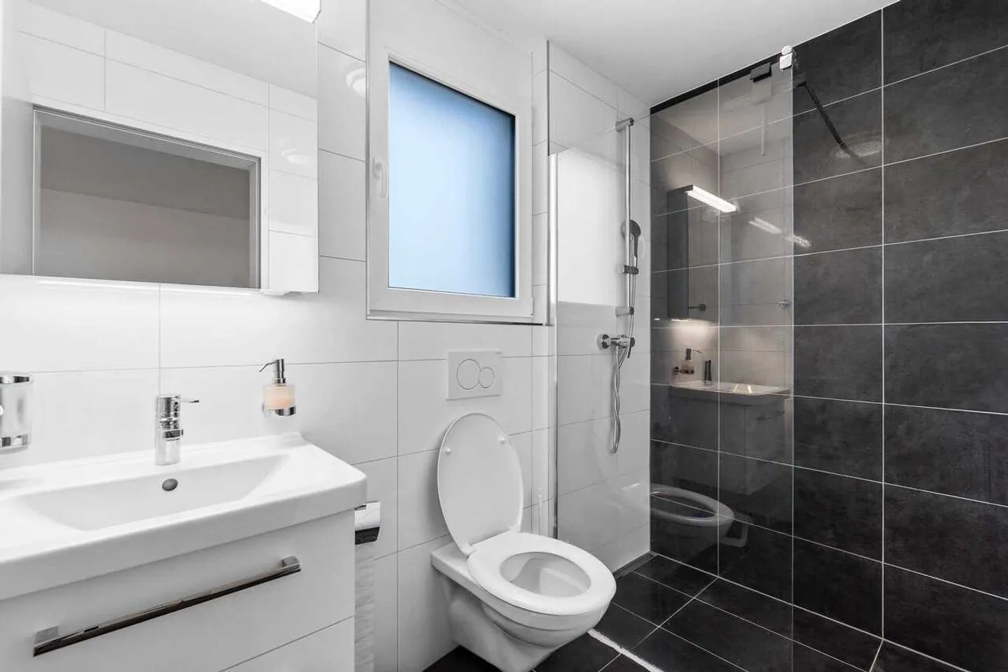 Maison individuelle moderne de 4,5 pièces avec PV à Reinach AG - Photo 13 sur 13