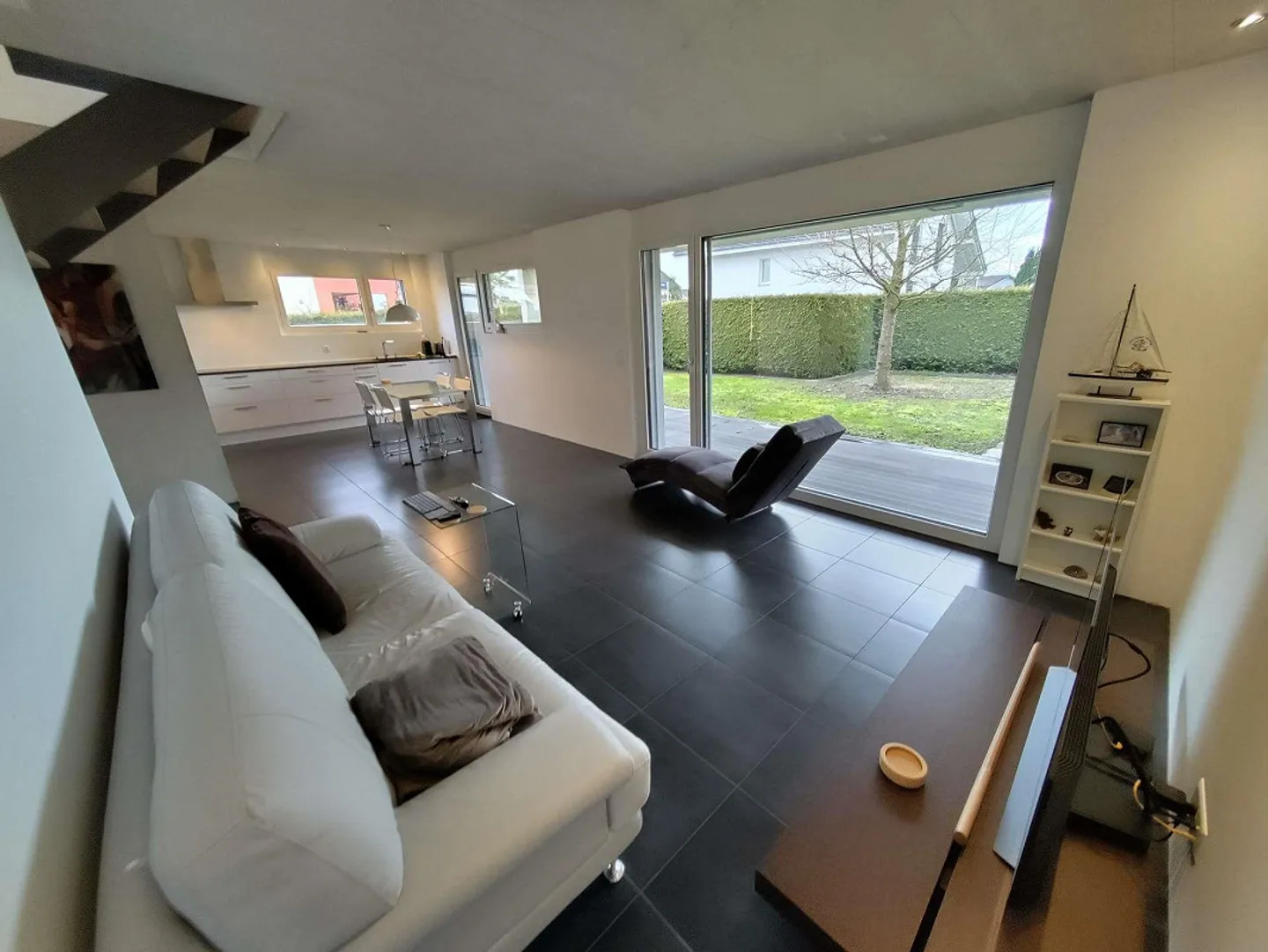 Maison individuelle moderne dans un quartier familial - Photo 4 sur 11