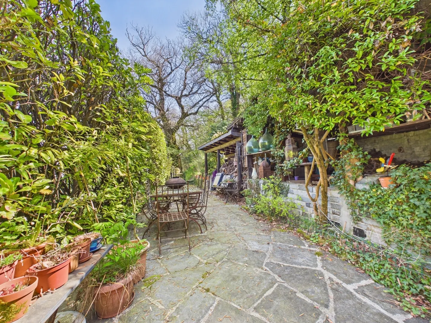 Elegant semi-detached villa with 12 rooms and large private park - Photo 10 of 13