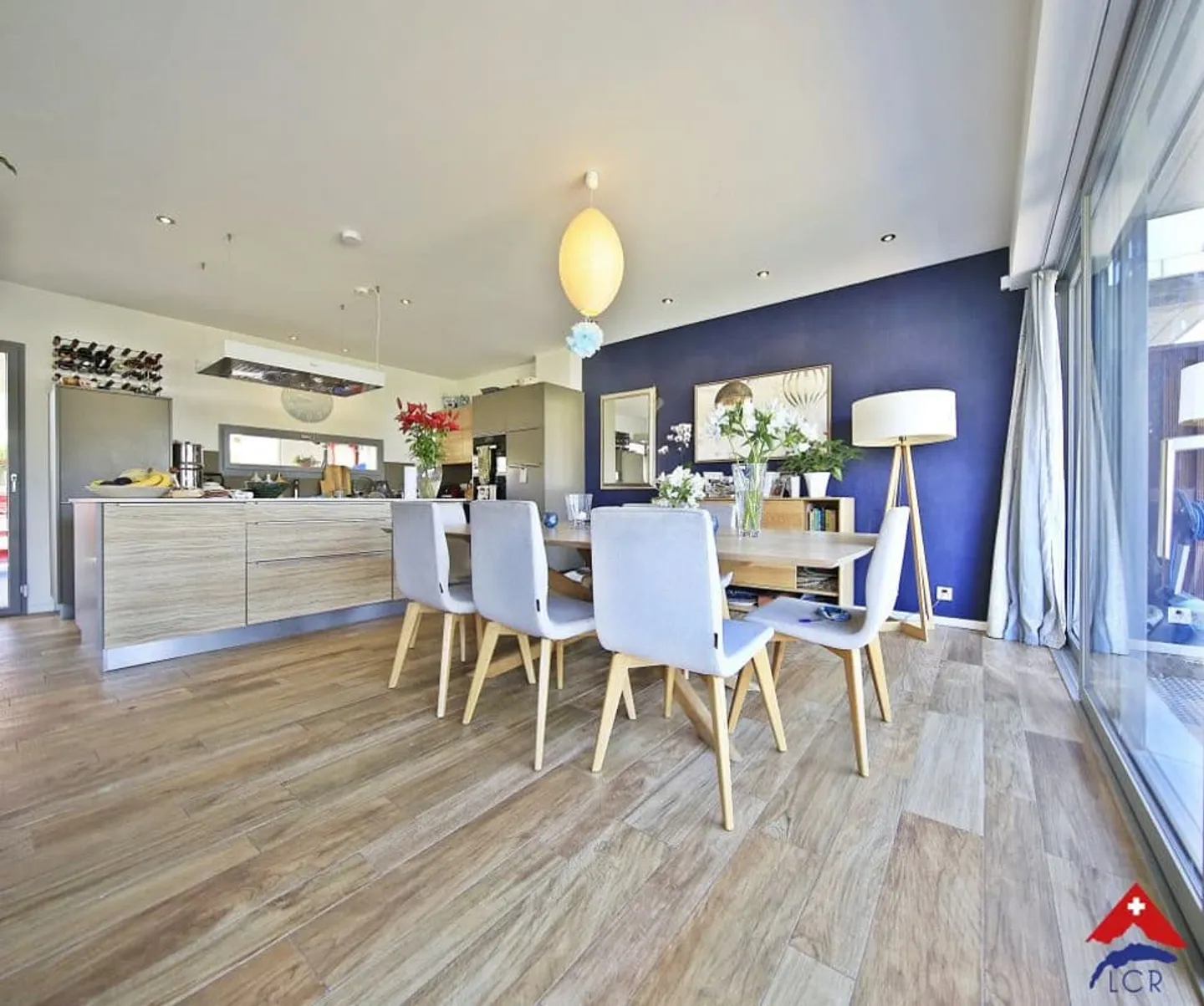 Magnifique villa 6.5p / 4 chambres + bureau / 3 SDB / jardin et piscine - Photo 2 of 13