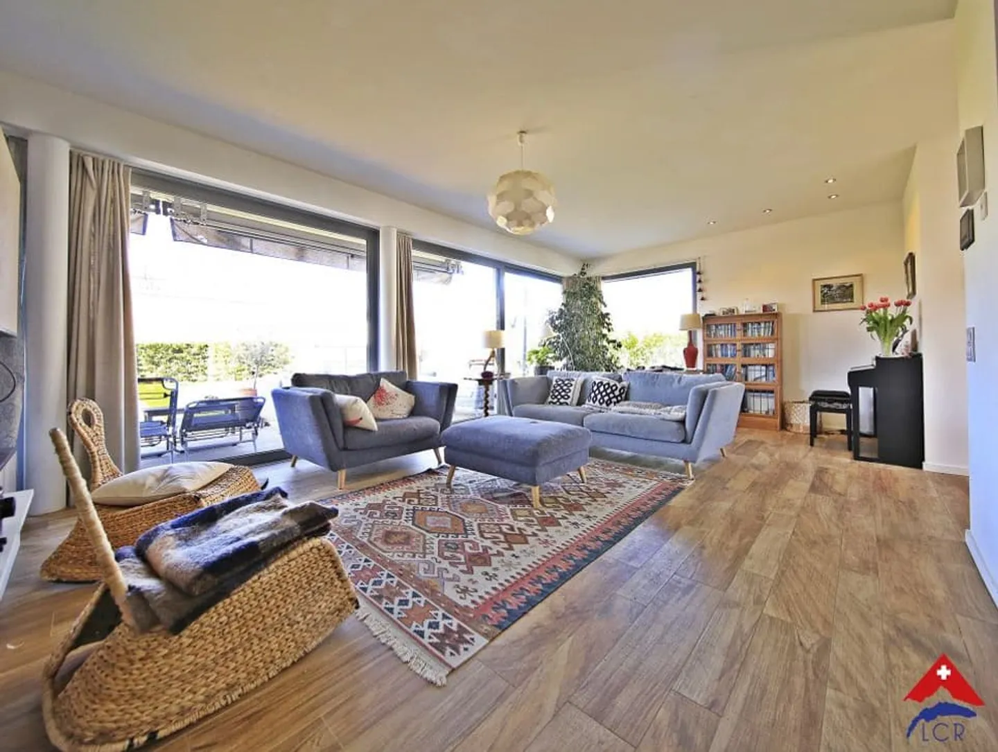 Magnifique villa 6.5p / 4 chambres + bureau / 3 SDB / jardin et piscine - Photo 6 of 13